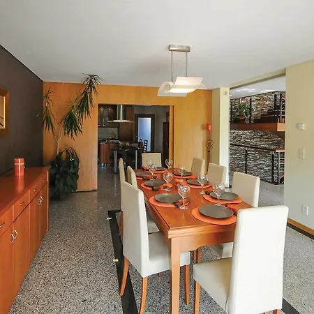 Villa Samo Sleeps 8 Wifi